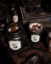 Cargar imagen en el visor de la galería, PUMPKIN SPICE EVERYTHING RITUAL CANDLE
