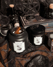 Cargar imagen en el visor de la galería, PUMPKIN SPICE EVERYTHING RITUAL CANDLE
